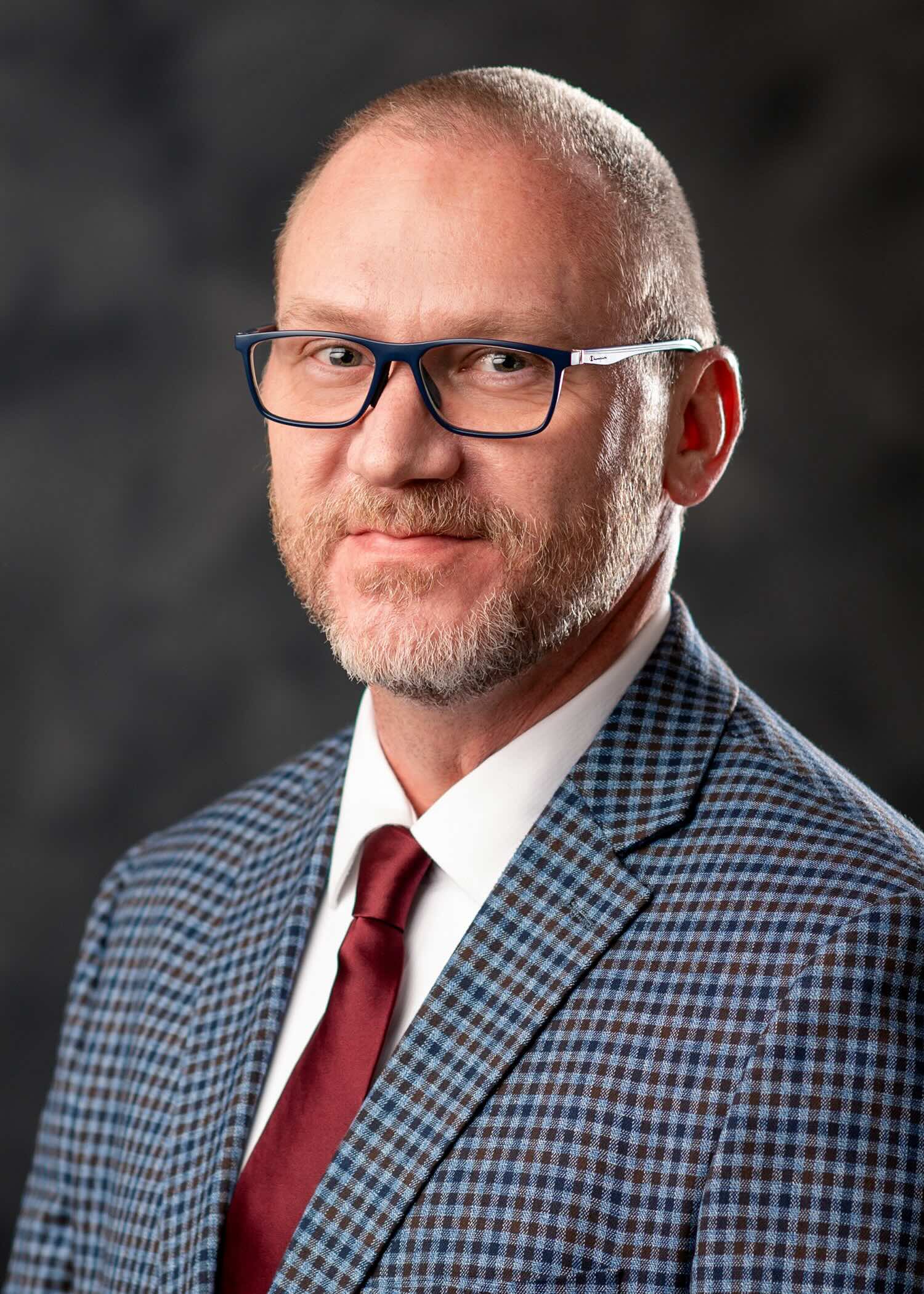 derek marshall headshot