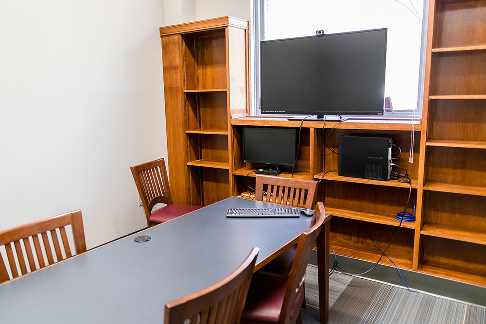 Image of furniture in Room 2005